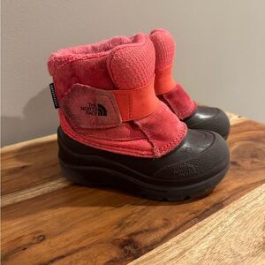 North Face Toddler Alpenglow II Boot size 7